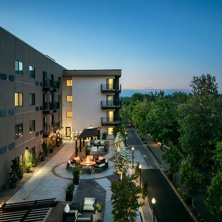 Courtyard By Marriott קורבליס מראה חיצוני תמונה