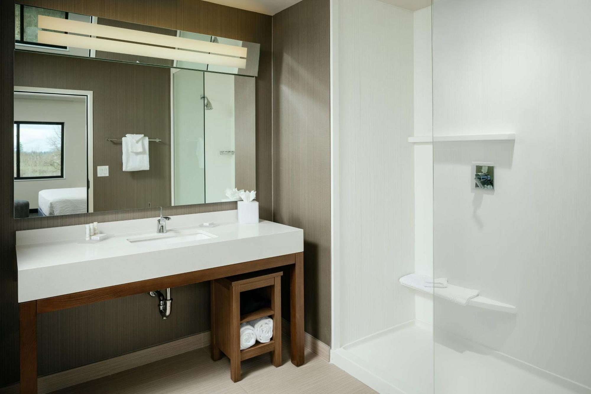Courtyard By Marriott קורבליס מראה חיצוני תמונה