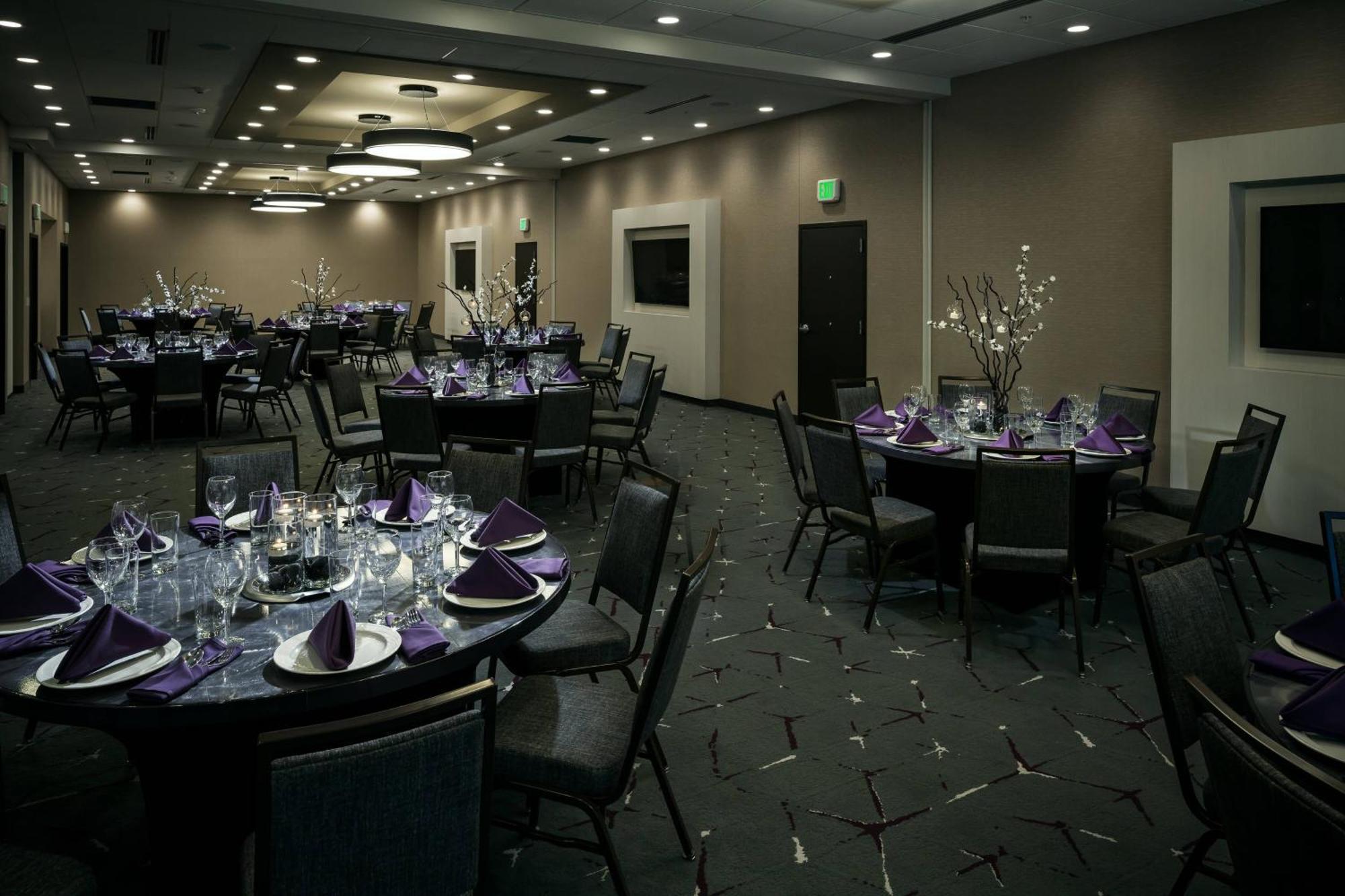 Courtyard By Marriott קורבליס מראה חיצוני תמונה
