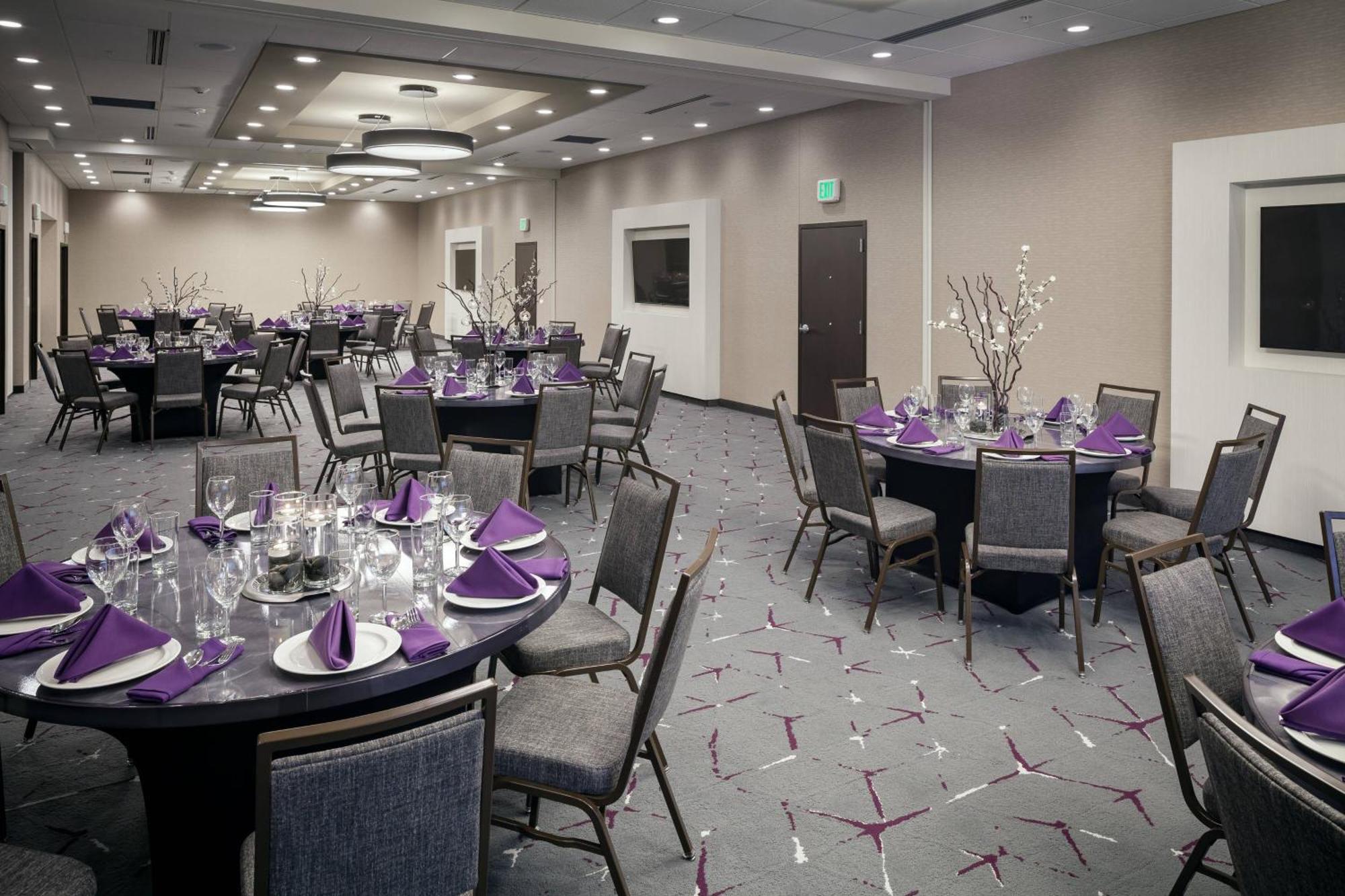 Courtyard By Marriott קורבליס מראה חיצוני תמונה
