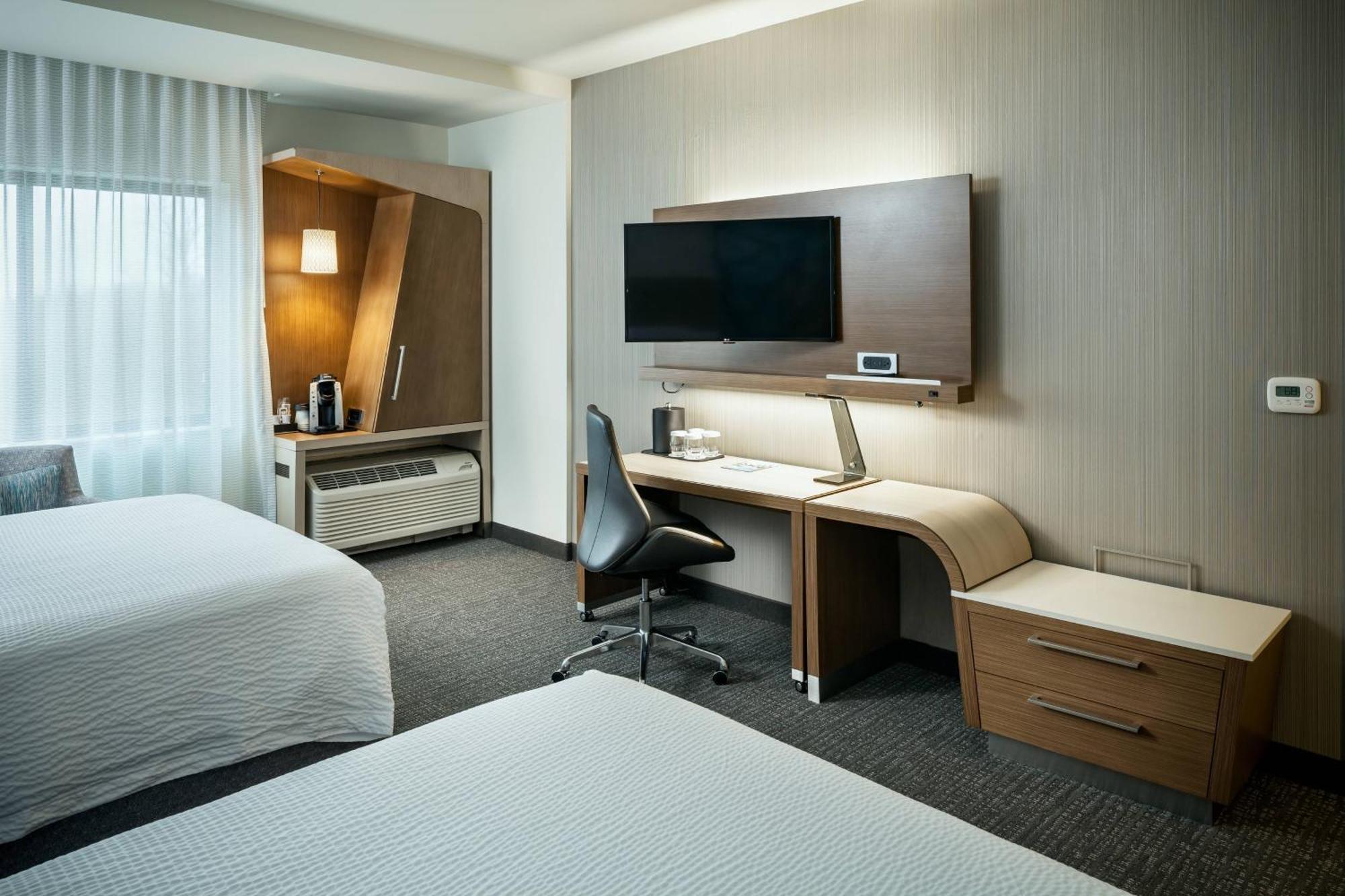 Courtyard By Marriott קורבליס מראה חיצוני תמונה