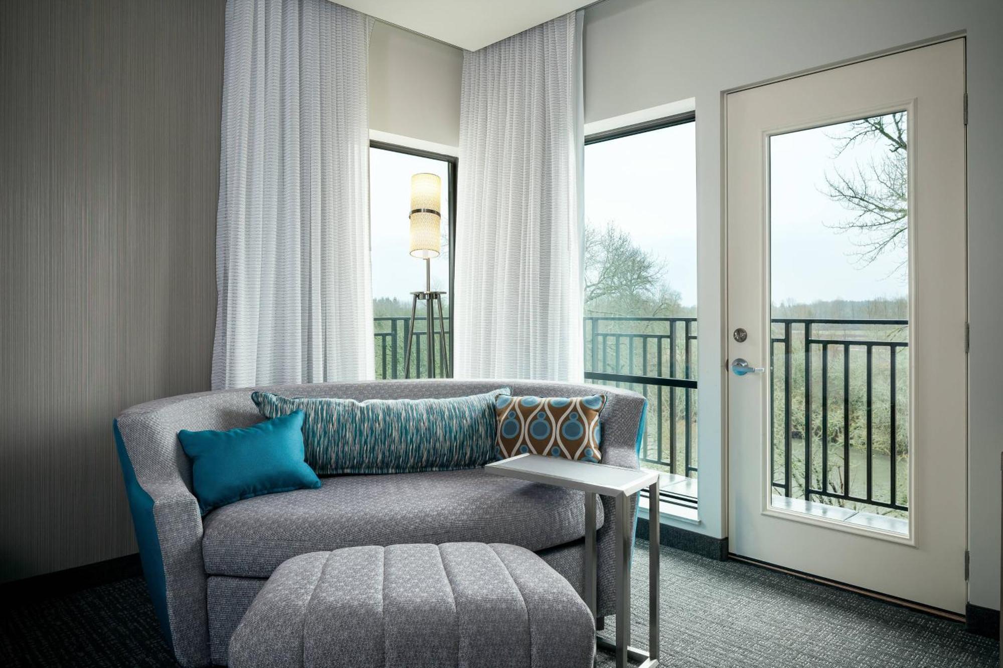 Courtyard By Marriott קורבליס מראה חיצוני תמונה