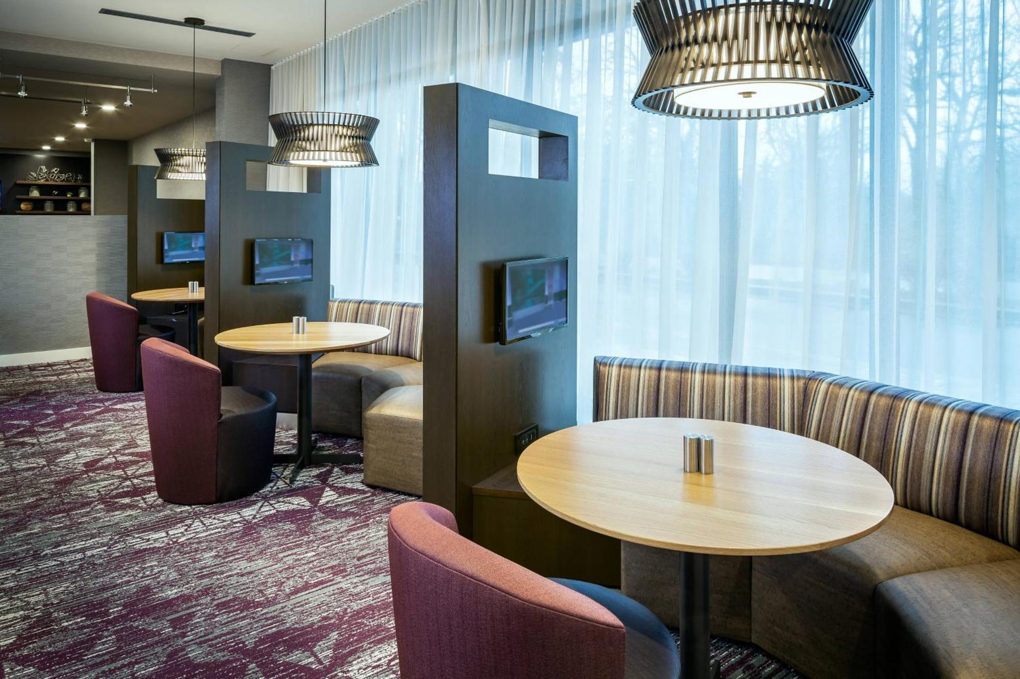 Courtyard By Marriott קורבליס מראה חיצוני תמונה