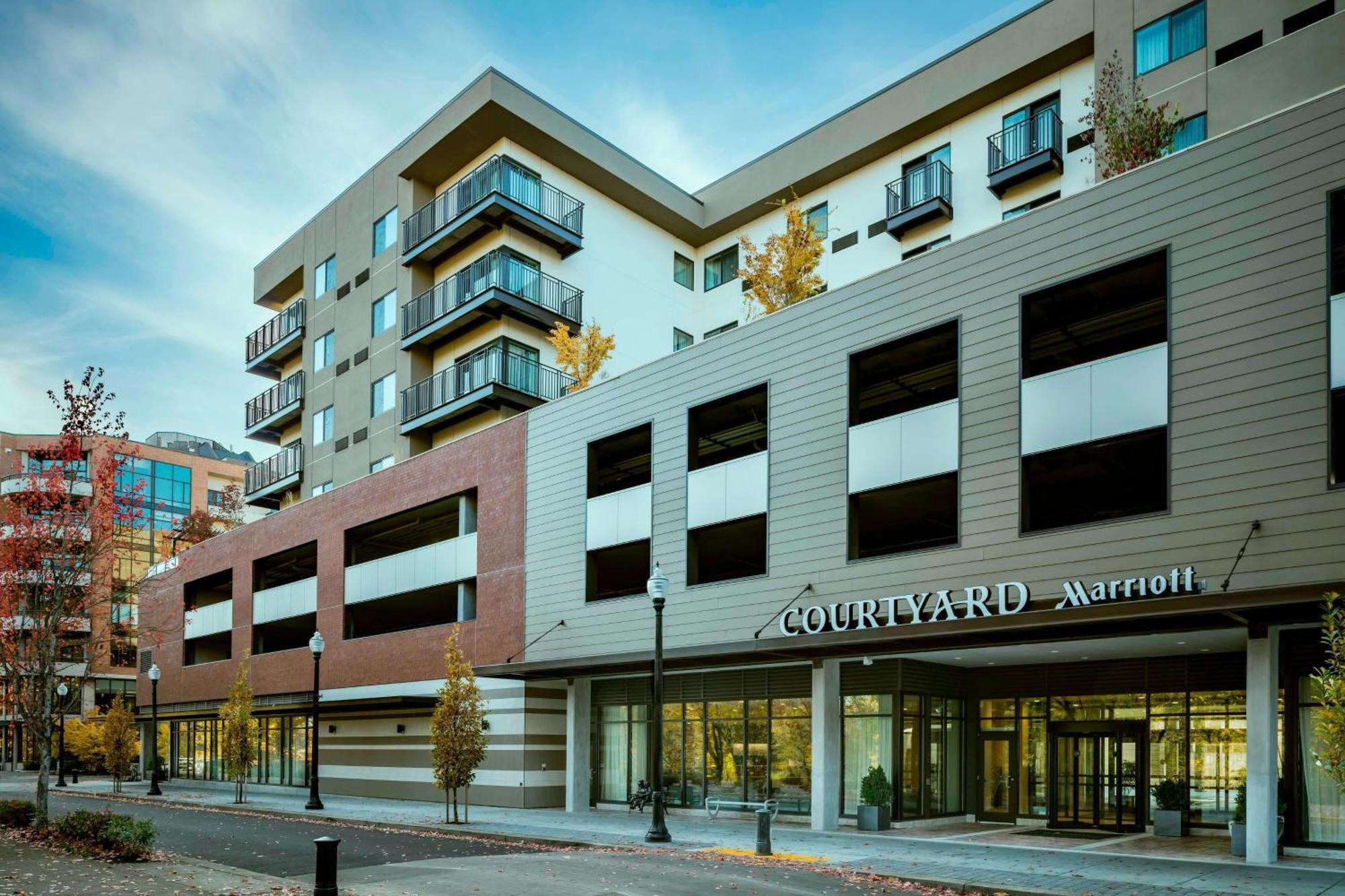 Courtyard By Marriott קורבליס מראה חיצוני תמונה