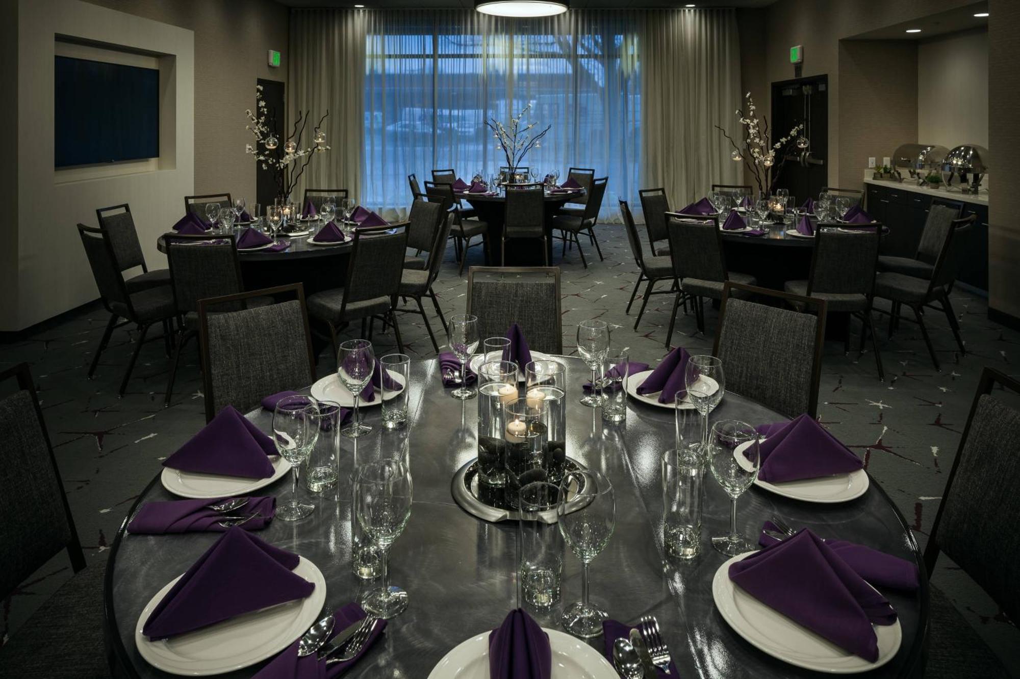 Courtyard By Marriott קורבליס מראה חיצוני תמונה