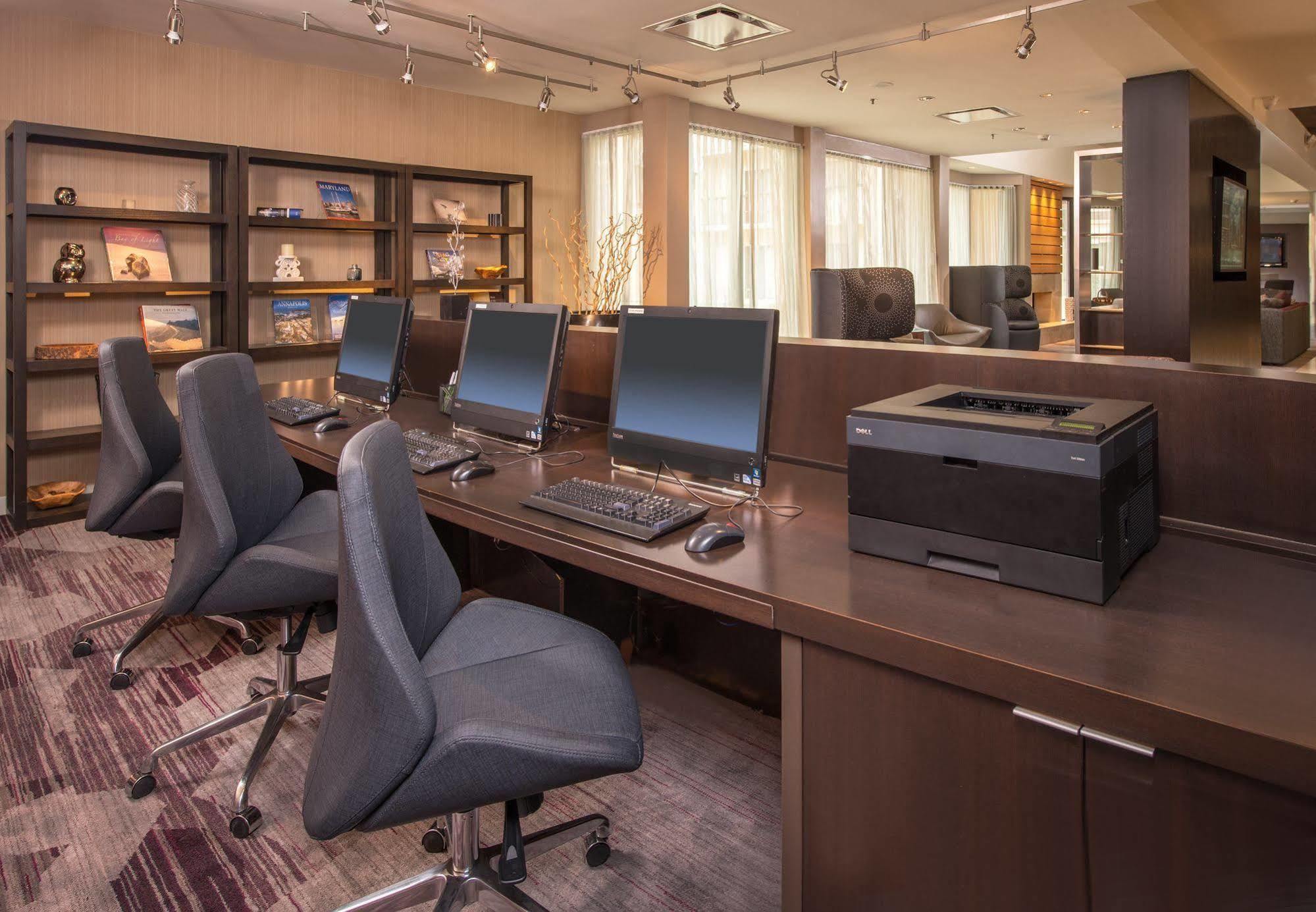 Courtyard By Marriott קורבליס מראה חיצוני תמונה
